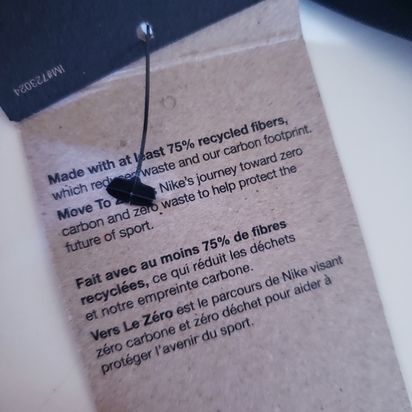 Nike NWTWomen's Dri-FIT Swoosh MED Support  Sports Bra(Black/White) - S - Picture 11 of 11